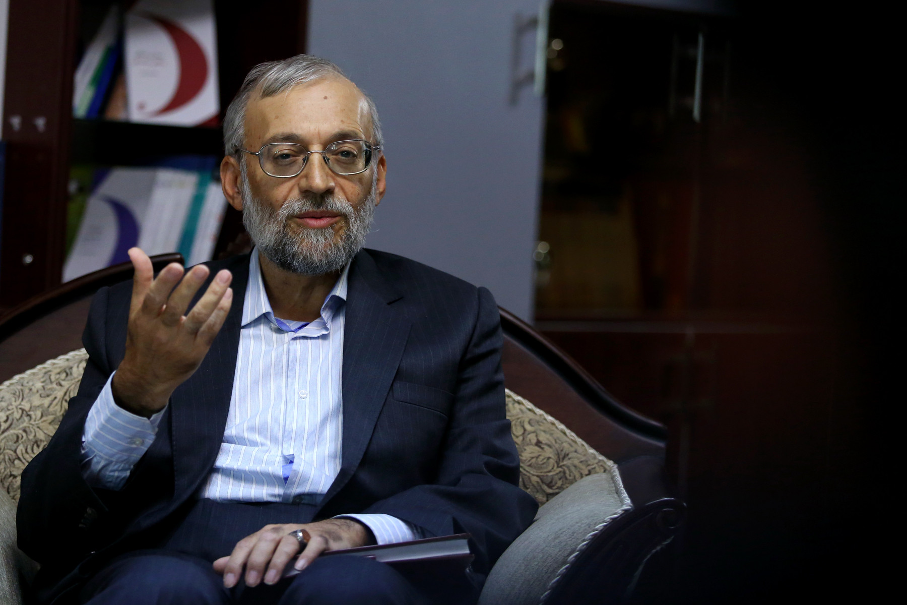 محمدجواد لاریجانی: اگر تلقی هاشمی را بپذیریم، فقط پیرمردهای بالای ۶۰ سال می‌توانند انقلابی باشند/ برجام یک سند بسیار نامتوازن است