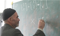 عشق به تحصیل در سن ۷۹ سالگی / پول هم جلودار انگیزه این پیرمرد نمی‌شود + تصاویر