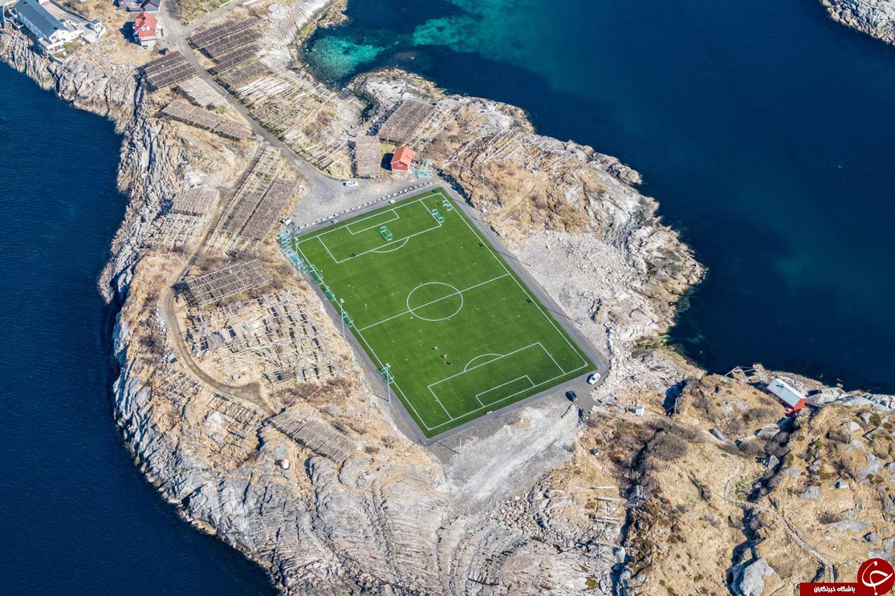 عجیب ترین زمین فوتبال دنیا/تصاویر