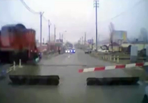 دختری که زیر چرخ های قطار له شد + فیلم