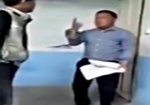 کتک خوردن معلم از دانش آموزان + فیلم