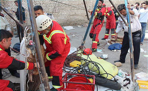 سقوط مرگبار کارگر مقنی به اعماق چاه+تصاویر
