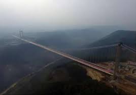 فیلم/ ساخت مرتفع ترین پل معلق آسیا در چین