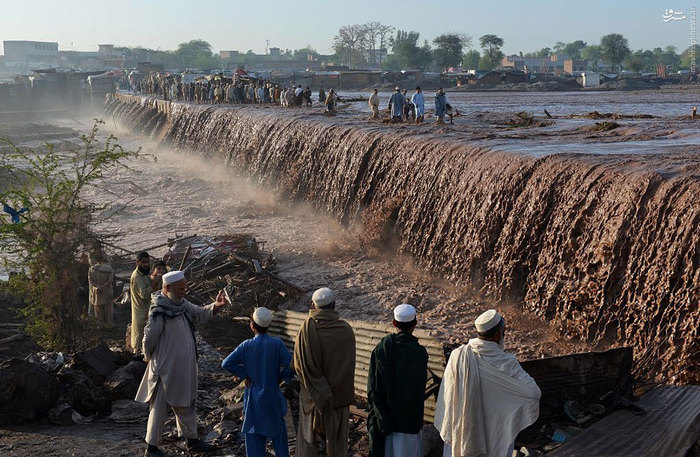عکس/ ۷۷ کشته در سیل ویرانگر پاکستان