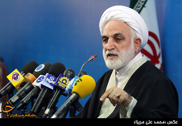 مشروح نود و پنجمین نشست خبری سخنگوی قوه قضائیه: شکایت خانواده‌های ۱۸۵ شهید منا/ دستورات رهبری درباره بورسیه‌ها/ عدم تغییر حکم زنجانی/ جدیت در رسیدگی به پرونده ستایش/ محکومیت نفوذی‌های رسانه‌/ برخورد با دلالان پرونده‌های قضایی