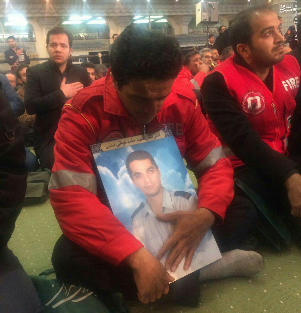 عکس/ برادر دوقلوی یک شهید آتش نشان