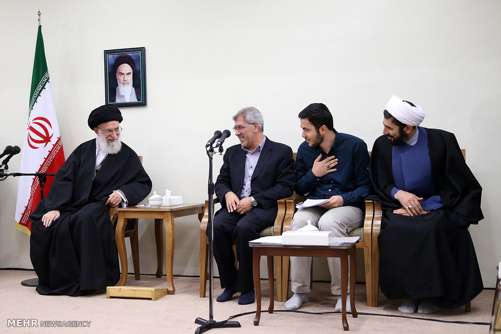 دیدار جمعی از نخبگان دانشگاه صنعتی شریف با رهبر انقلاب