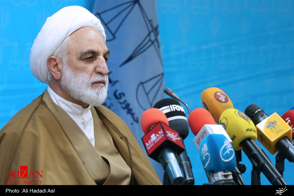 صد و ششمین نشست سخنگوی قوه قضاییه; صدور ۲ هزار برگ چک در ۴ ماه برای یکی از فروشگاه‌های زنجیره‌ای/دولت بگوید چرا وقتی کسی تسهیلاتش را بازنمی‌گرداند باز هم تسهیلات می‌گیرد