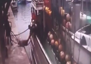 لحظه مرگبار انفجار سیلندر گاز در کشتی + فیلم