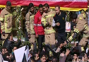 وداع باشکوه مردم با پیکر پاک آتش‌نشانان + فیلم