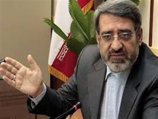 نظام مالی و پولی ما با اقتصاد مقاومتی سازگار نیست/ رئیس‌جمهور به علت شرایط بد جوی به رفسنجان نرفت