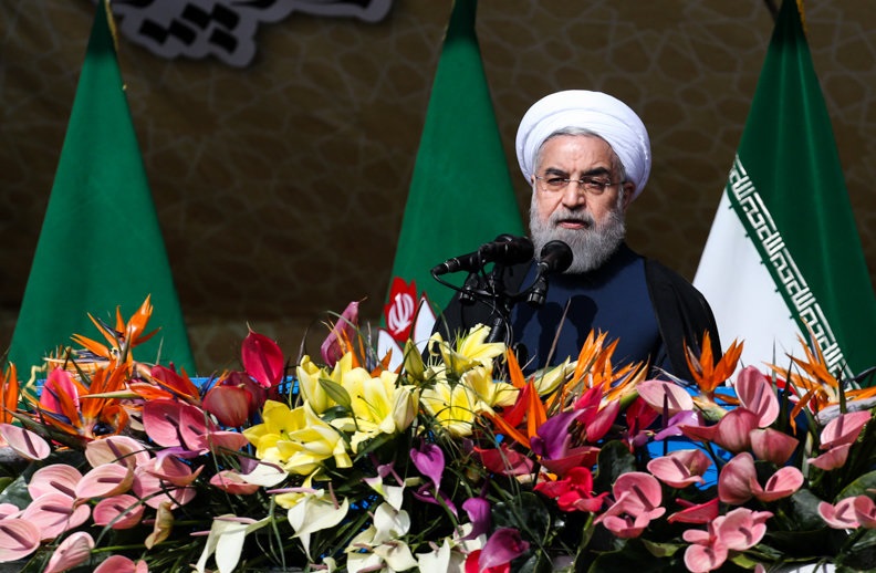 روحانی در میدان آزادی تهران: آرمان‌های انقلاب زنده باقی خواهد ماند/ امتیاز خواهی، ویژه‌خواری باید برای هیمشه رخت ببندد