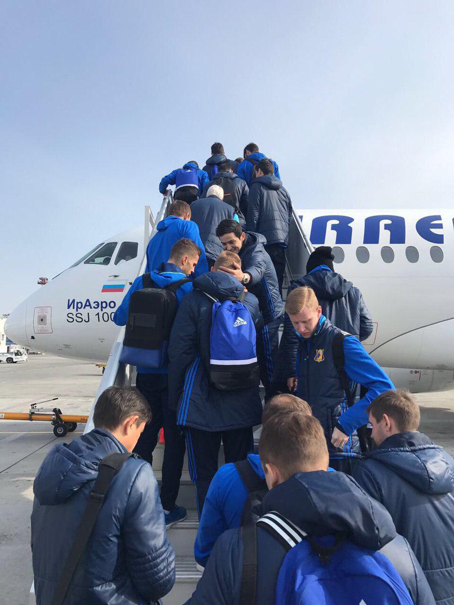 کاروان روستوف به همراه آزمون عازم انگلیس شد