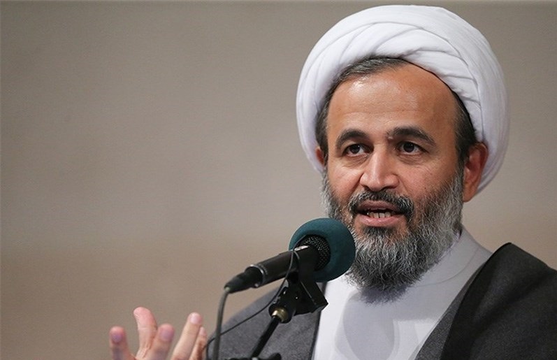 پناهیان در نماز جمعه تهران: انتخابات باید براساس شایستگی‌ها صورت گیرد نه عوام‌فریبی/ مردم را می‌توان با شایعه یک جنگ موهوم به قاتل امام حسین(ع) تبدیل کرد