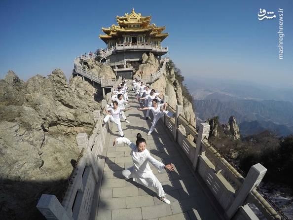 یوگا در کوهستان