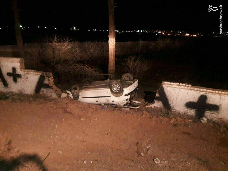 عکس/ اتومبیل مهاجم نفت تهران واژگون شد