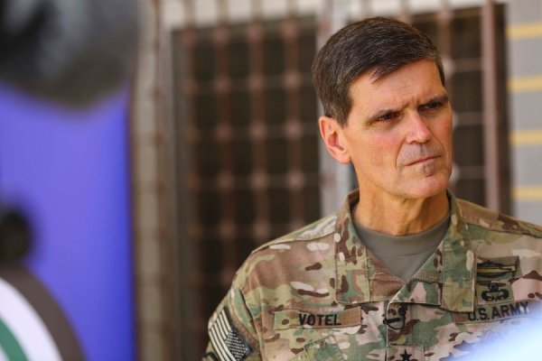 رئیس ستاد فرماندهی مرکزی آمریکا: باید با ایدئولوژی انقلابی ایران مقابله کنیم/ برنامه موشکی قدرتمند ایران ما را نگران می‌کند