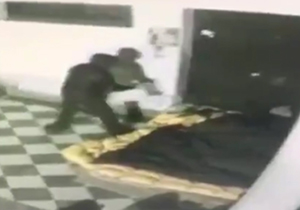 آتش زدن یک بی‌خانمان نگون‌بخت با بنزین + فیلم