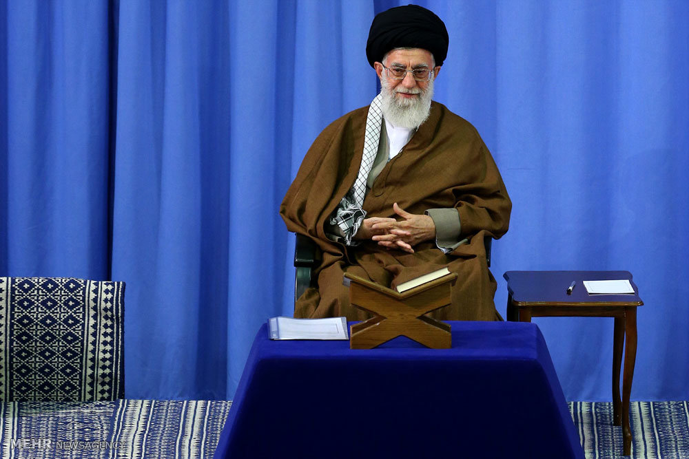 رهبر انقلاب در دیدار شرکت‌کنندگان مسابقات بین‌المللی قرآن کریم: باید تلاش کنیم که مفاهیم قرآنی جزو مفاهیم رایج و گفتمان‌های عمومی ملت‌های ما قرار بگیرید