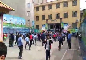 تخلیه مدارس بعد از زلزله در مشهد + فیلم