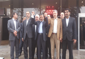 پاسخ احمدی نژاد به ثبت نام در انتخابات + فیلم