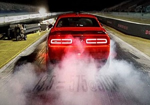 فیلمی فوق الهاده از ذوب شدن آسفالت توسط دوج چلنجر! + فیلم