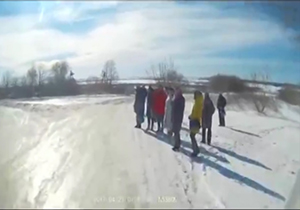 زیر گرفتن مسافران اتوبوس در روسیه + فیلم