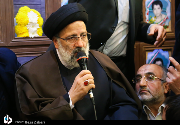 حجت‌الاسلام والمسلمین رئیسی در مسجد حوری تهران: پیرو آن امامی هستیم که مقابل قاسطین و مارقین و ناکثین با قاطعیت ایستاد