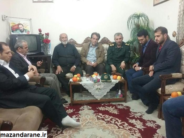 دیدار جمعی از مسئولان با خانواده های شهدای مدافع حرم آملی+ تصاویر