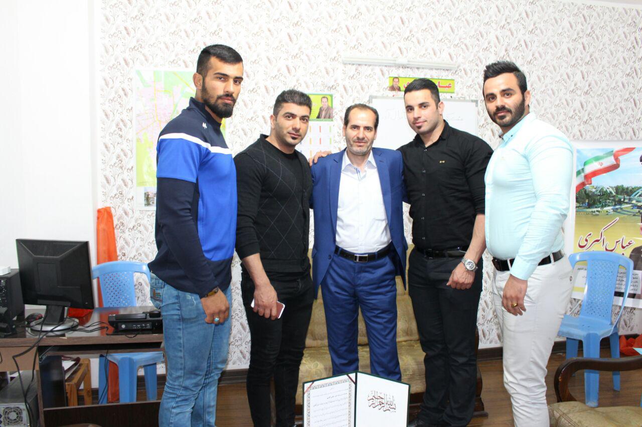 دیدار جمعی از قهرمانان ورزش آمل با عباس اکبری+ عکس