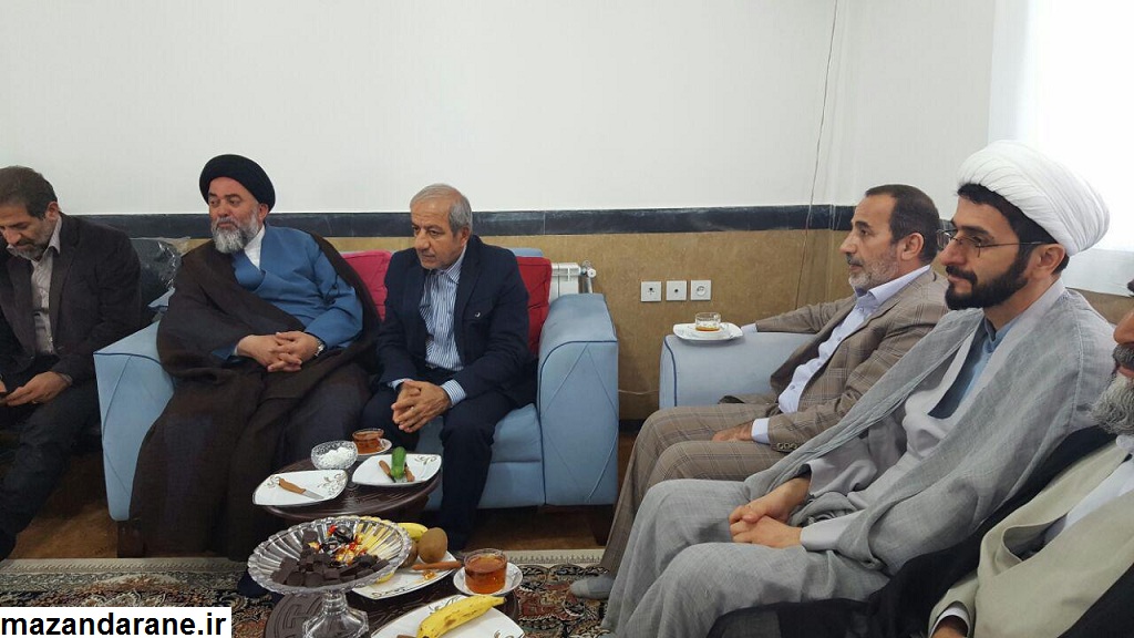 دیدار معاون سیاسی امنیتی استانداری مازندران با امام جمعه آمل پس از بازگشت از سوریه+ تصاویر