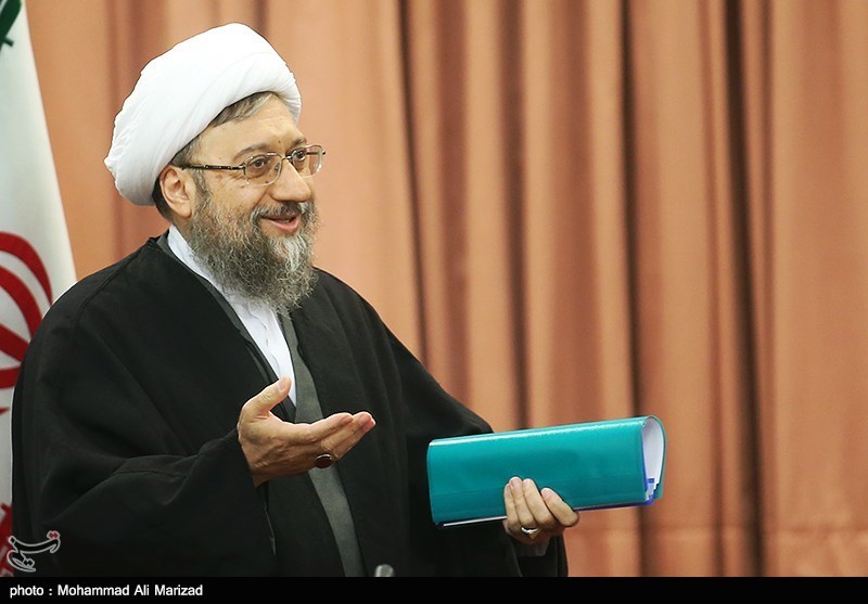 رئیس قوه قضاییه در جمع مسئولان دستگاه قضا: فعلا در برابر هجمه‌های نامزدها در مناظرات سکوت می‌کنیم/ برخی نامزدها گویی اپوزیسیون نظام هستند و سیاه‌نمایی می‌کنند/ در مقابل هر اقدام علیه امنیت خواهیم ایستاد/ برخی برای اخذ چند رأی با مروجین ابتذال همراهی می‌کنند