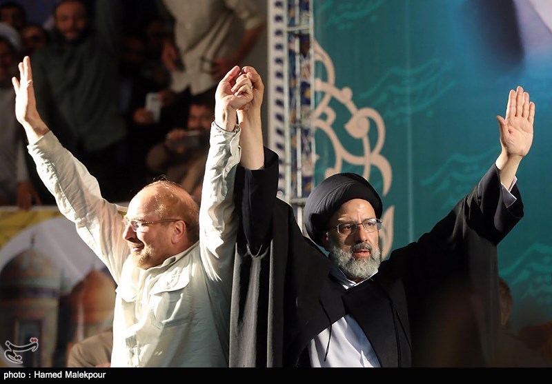 رئیسی در اجتماع بی‌نظیر و ۳۰۰ هزار نفری مردم تهران: گذشته ما، دفاع از حقوق مردم و دور کردن سایه تروریسم از کشور است/ مردم روز جمعه بین جریان ناکارآمدی و کارآمدی دست به انتخاب می‌زنند/ به مردم گزارش نمی‌دهند چون به دنبال دوقطبی هستند