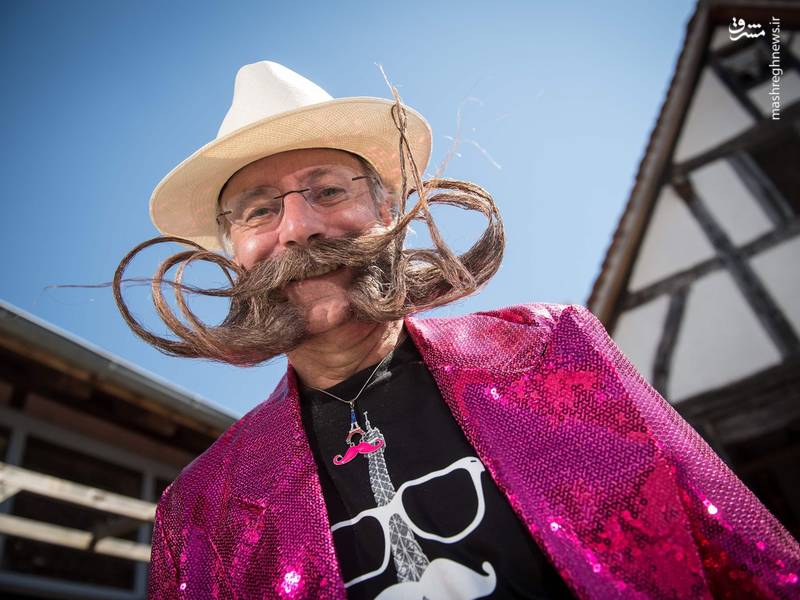 دورهمی سیبیل قشنگ‌ها