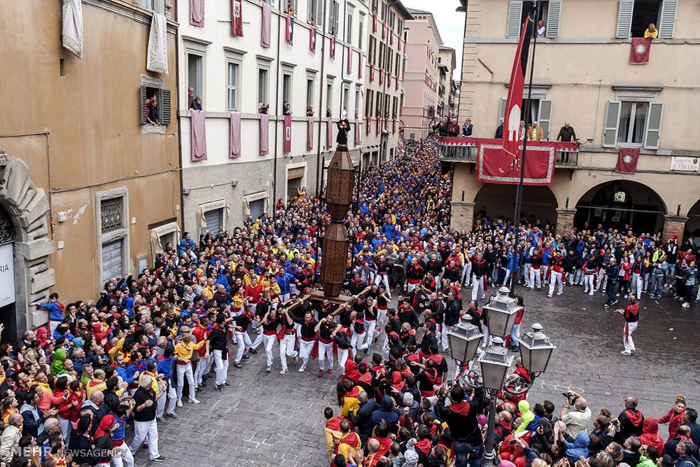 جشنواره رقابت شمع ها در ایتالیا‎