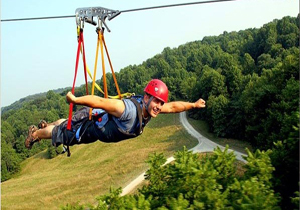 زیپ لاین، ورزشی پرهیجان و جذاب + فیلم