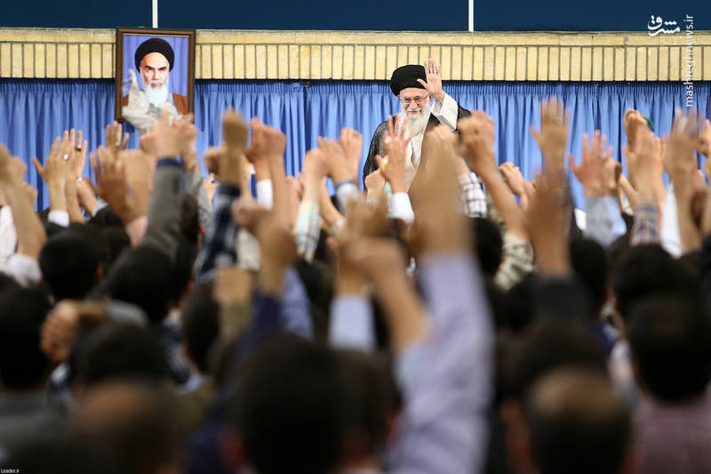 دیدار جمعی از دانشجویان با رهبر انقلاب