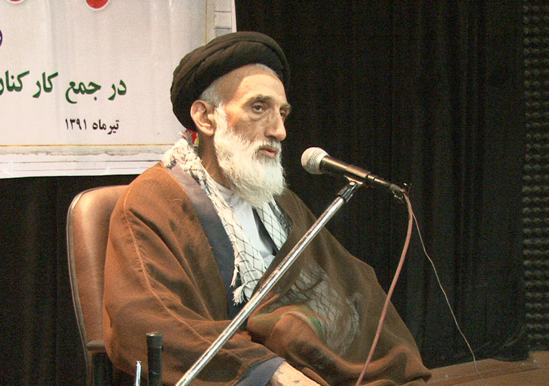 عضو مجلس خبرگان رهبری: اعتراض به سند ۲۰۳۰ در راستای فرمایشات رهبری است/ طلبکار هم شده‌اند، می‌گویند از توهین به ۲۰۳۰ نمی‌گذریم!