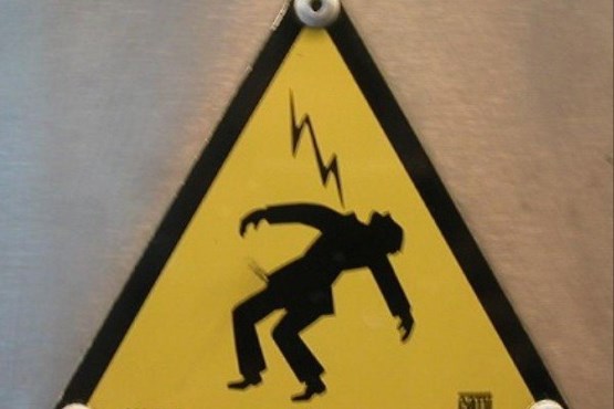 برق جان سارق سیم برق را در چالوس گرفت