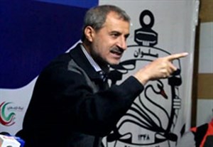 متن کامل حرف‌های جنجالی مایلی کهن در اعتراض به تاج و ساکت