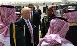 ترامپ: به سعودی‌ها گفتم که اگر صدها میلیارد دلار برای آمریکا کنار نگذارید، به ریاض نمی‌آیم