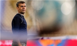 ویسی: مگر مسخره بازی است که بازیکن تحت قرارداد به تیم دیگری برود/ تاخیر ۹۰ دقیقه‌ای در شروع مراسم بی‌احترامی به همه بود