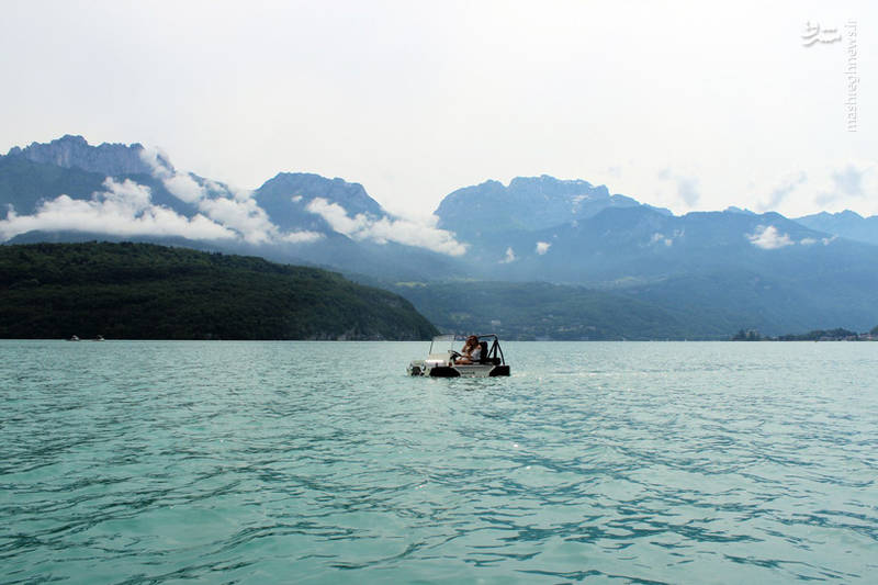 خودرویی که روی آب هم حرکت میکند