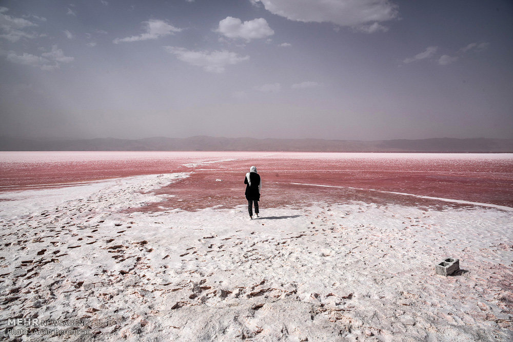 خشکی و تغییر رنگ دریاچه مهارلو استان فارس