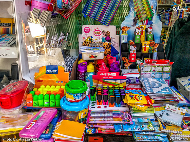 گزارش میدانی از بازار لوازم‌التحریر دانش‌آموزان; «قُرق» تصاویر وارداتی بر تار و پود نوشت‌افزار دانش‌آموزان/ چنبره «مینیونز» و «انگری‌برد» بر لوازم‌التحریر بچه‌مدرسه‌ای‌ها