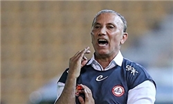 بازی با تراکتورسازی در هر شرایط سخت است/ حذف نفت چاره کار نیست