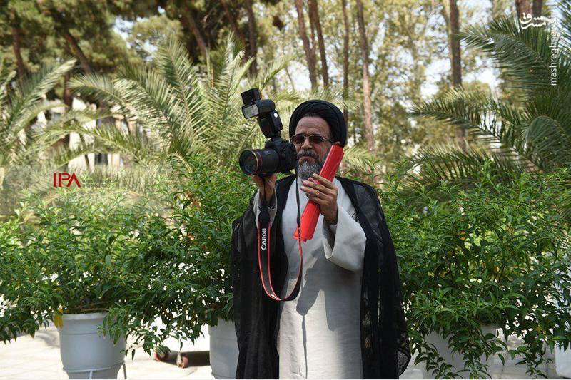 عکس/ عکاسی وزیر اطلاعات از عکاسان!