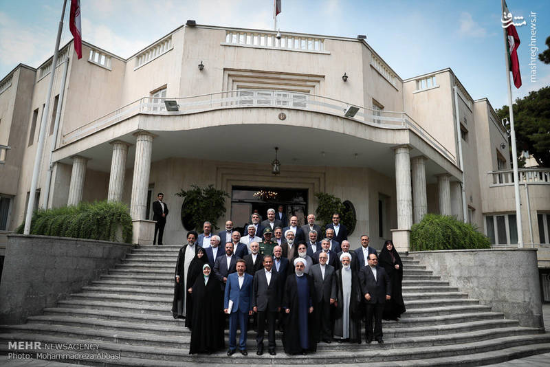 حاشیه های جلسه امروز هیات دولت