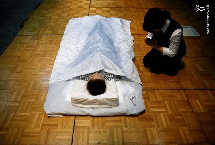 مسابقه لباس پوشاندن به مرده‌ها!