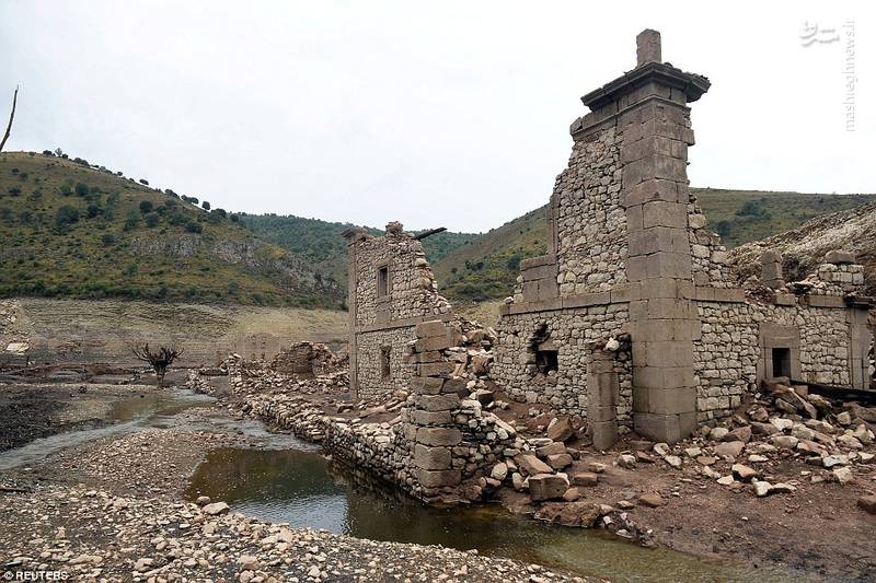 بیرون آمدن یک شهر قدیمی از زیر آب!